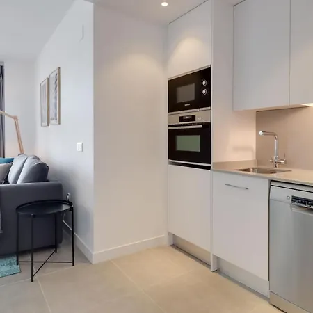 Marinsa Beach, 1 Bedroom With Seaview 아파트 *
