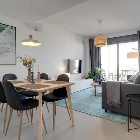 아파트 Marinsa Beach, 1 Bedroom With Seaview